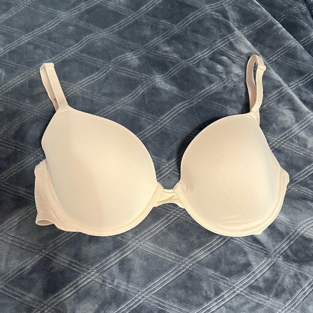 Victoria’s Secret PINK nude bra